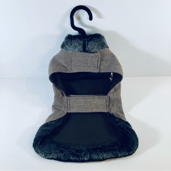 Eddie Bauer Dog Coat Jacket Size M Faux Fur Herringbone Fleece Lined 24” Girth - Picture 2 of 9